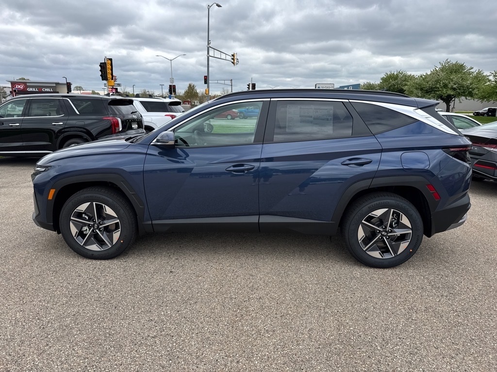 2025 Hyundai Tucson SEL Convenience photo 2