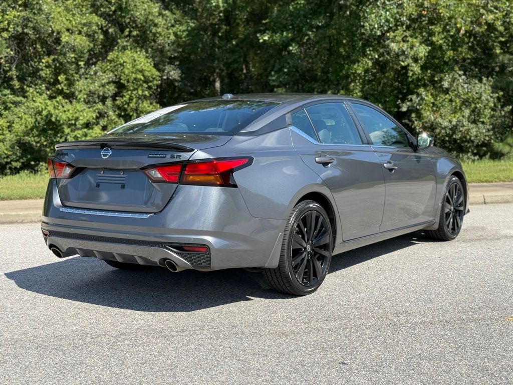 2022 Nissan Altima 2.5 SR photo 11