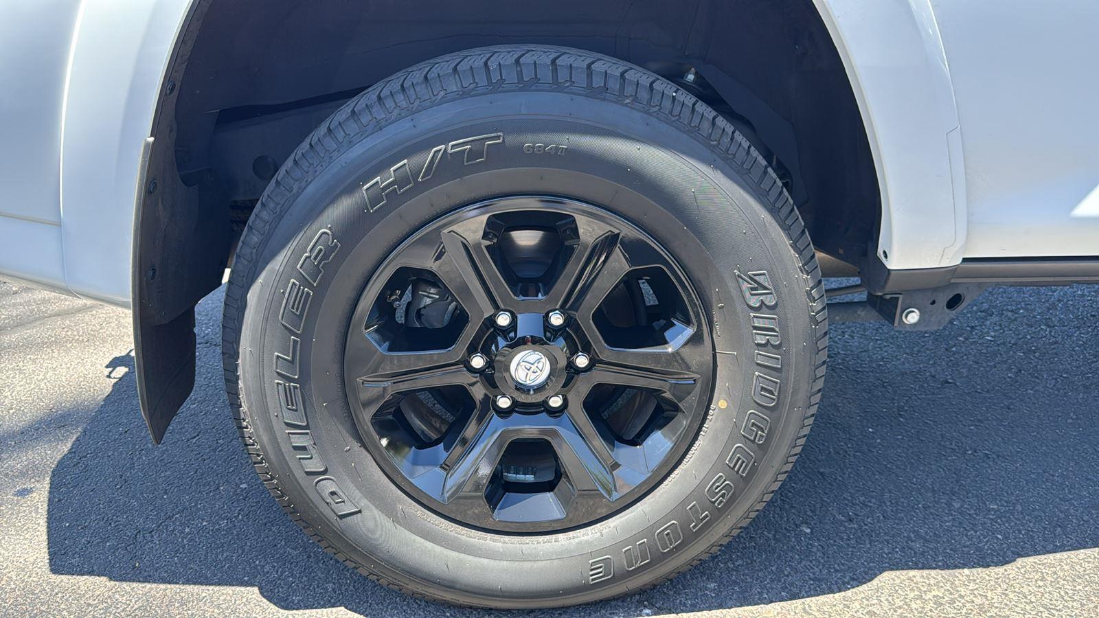 2023 Toyota 4Runner SR5 Premium photo 9