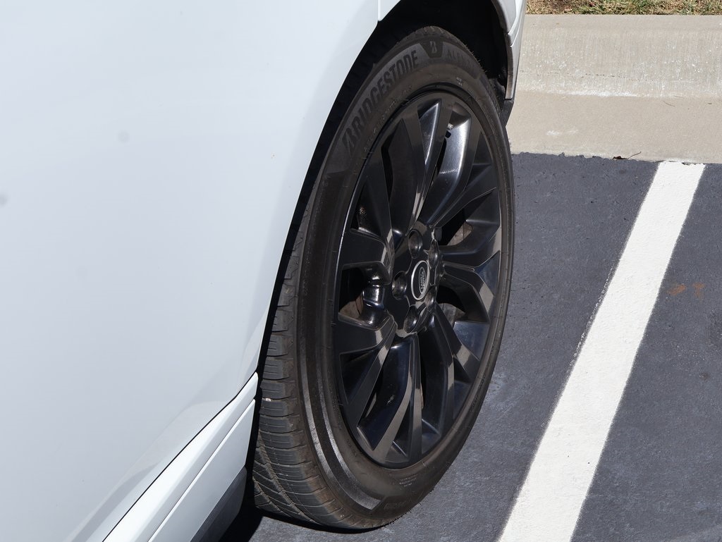 2019 Land Rover Range Rover HSE photo 20