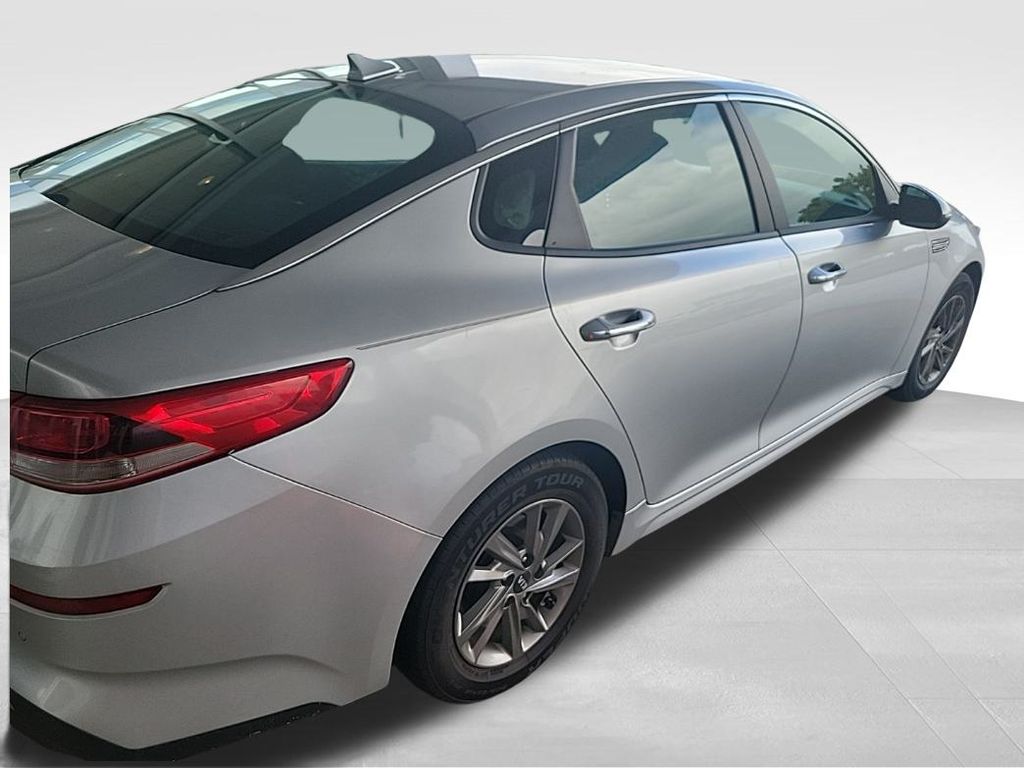 2019 Kia Optima LX photo 2