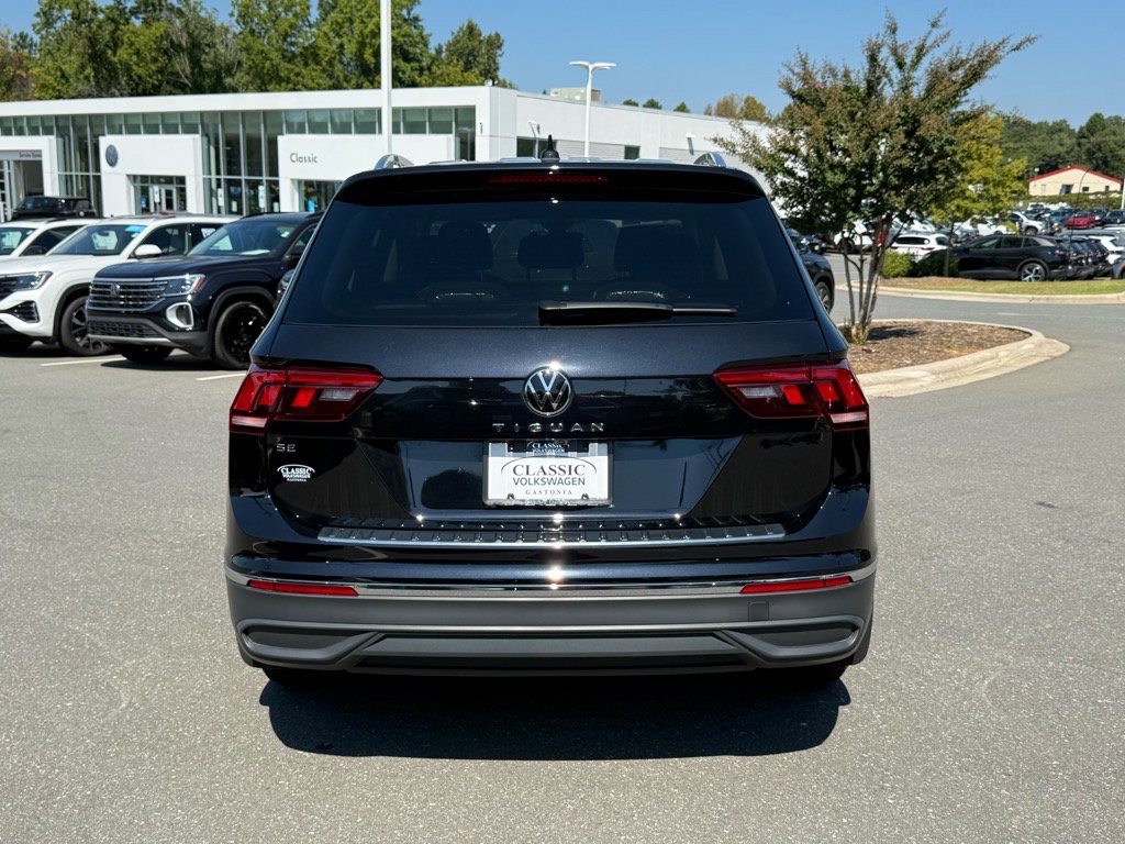 2024 Volkswagen Tiguan SE Wolfsburg Edition photo 18