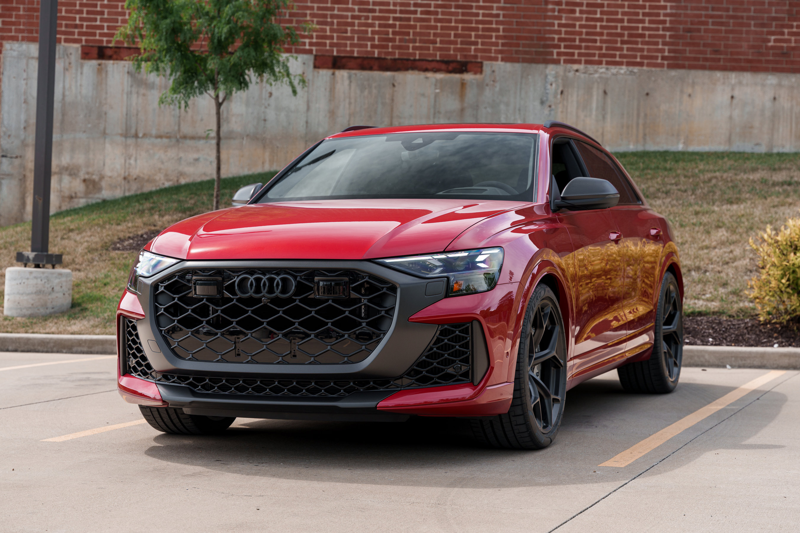 2025 Audi RS Q8 photo 7