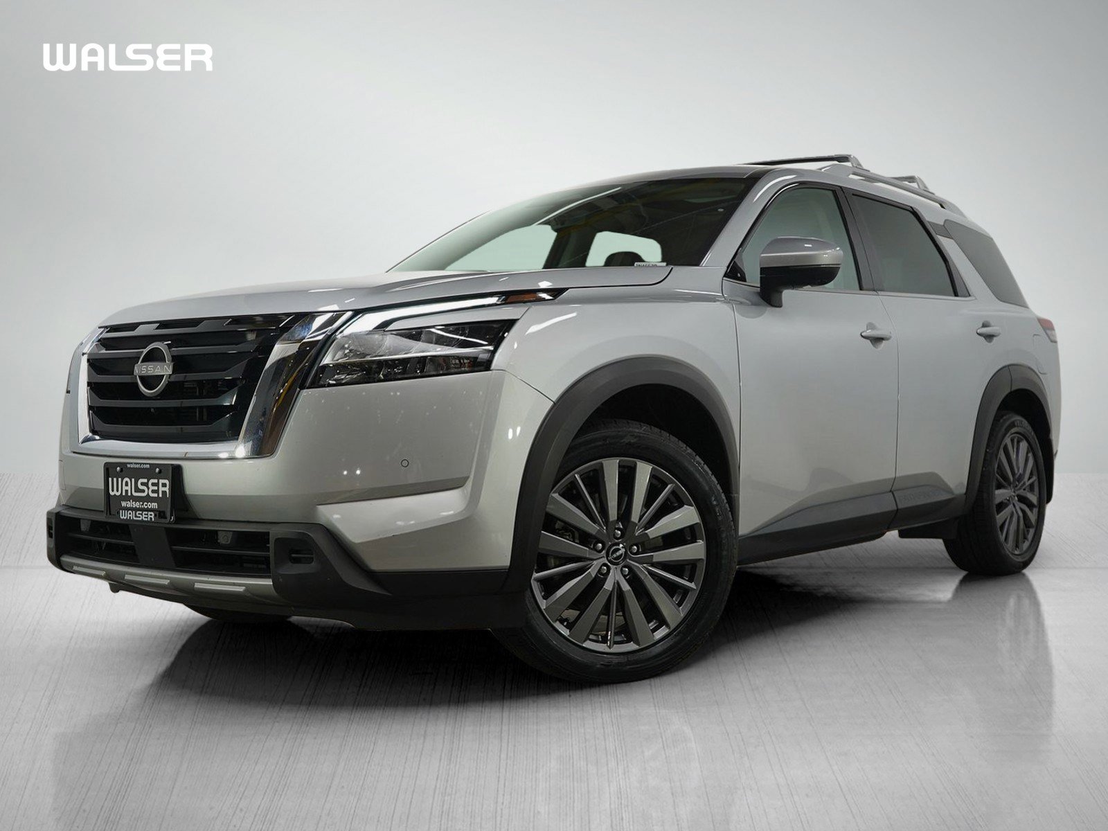 2023 Nissan Pathfinder SL's photo