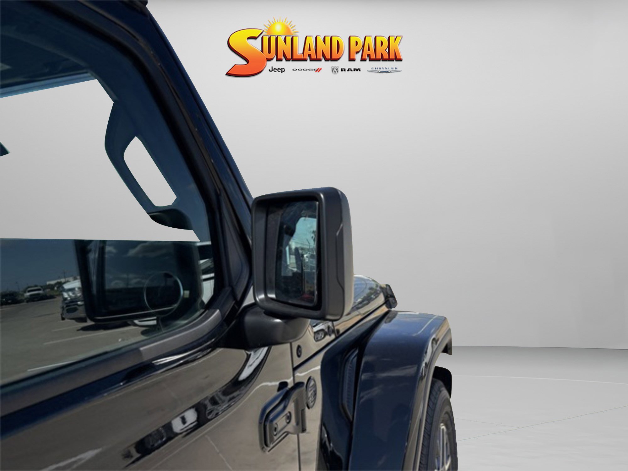 2025 Jeep Wrangler Sahara photo 28