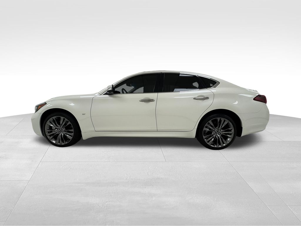 2019 Infiniti Q70 photo 5