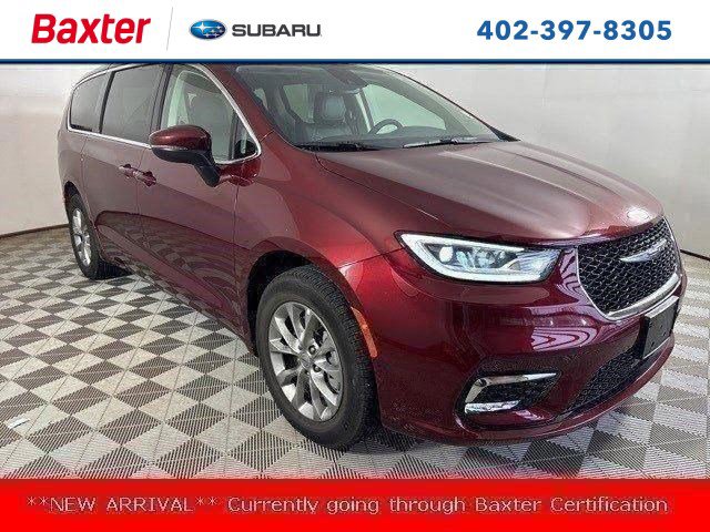 2023 Chrysler Pacifica Touring L's photo