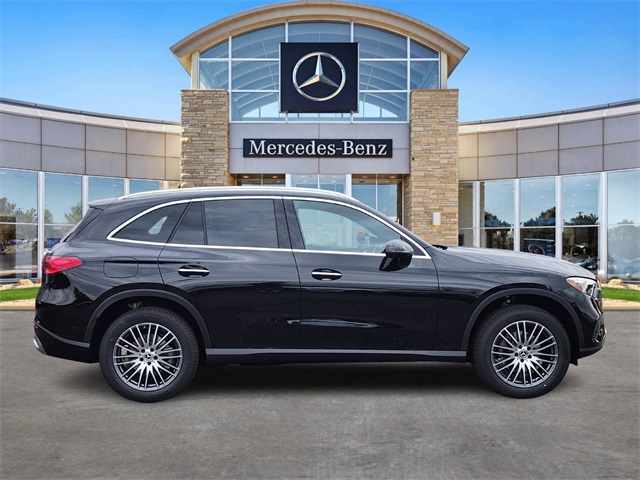 2026 Mercedes Benz GLC 300 4MATIC photo 4