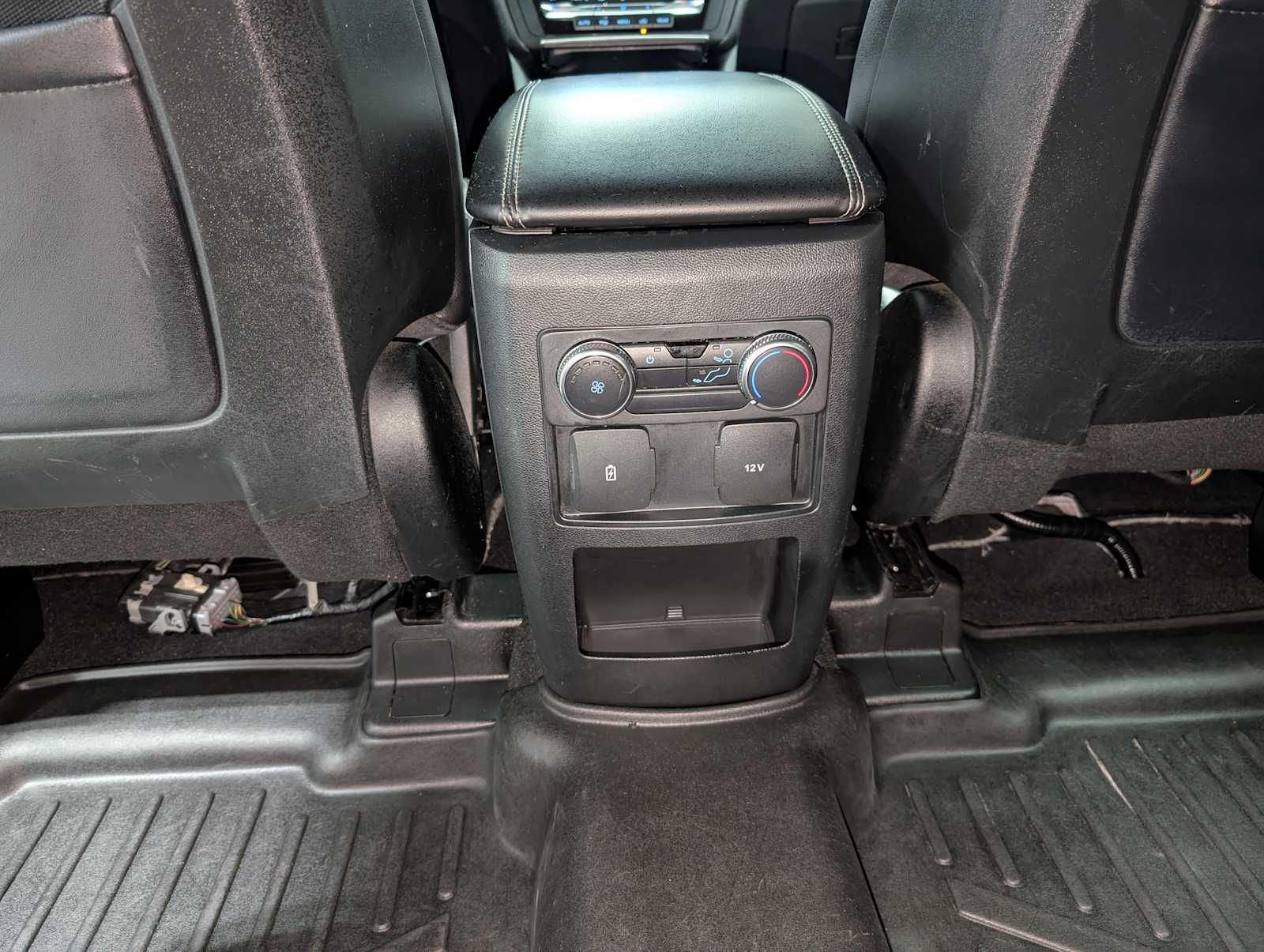 2020 Ford Explorer XLT photo 18