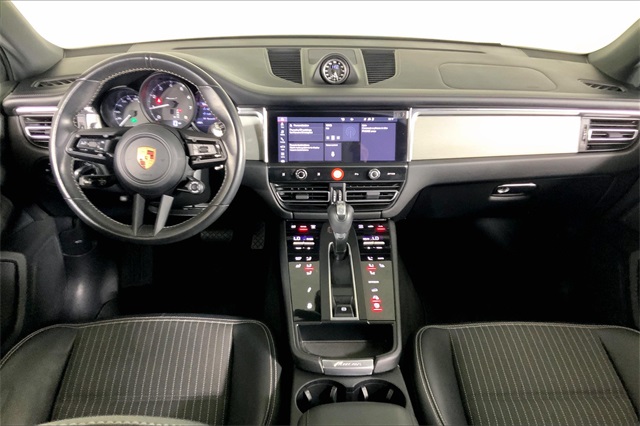 2023 Porsche Macan T photo 12