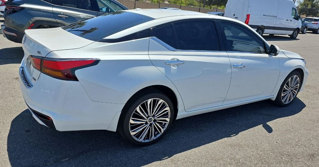 2023 Nissan Altima 2.5 SL photo 4