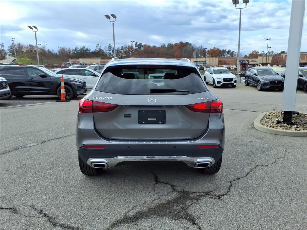 2026 Mercedes Benz GLA 250 4MATIC photo 3