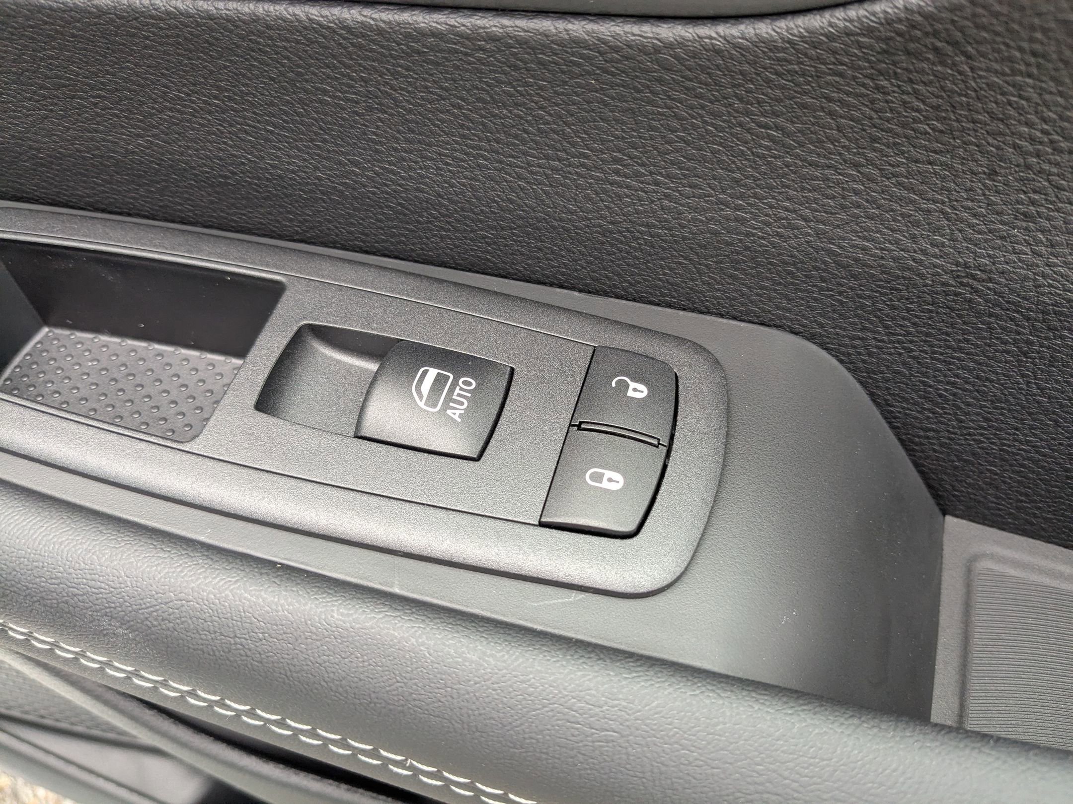 2026 Chrysler Pacifica photo 30
