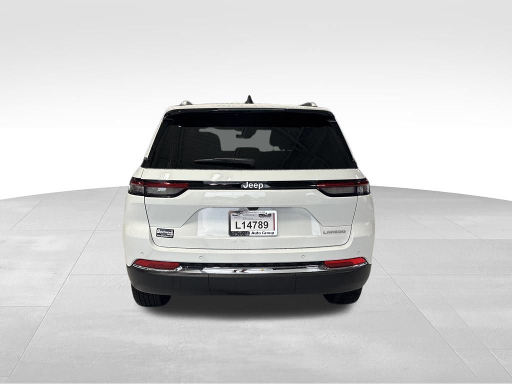 2025 Jeep Grand Cherokee Laredo X photo 4