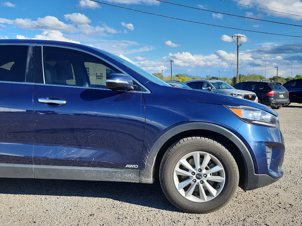 2019 Kia Sorento LX V6 photo 2