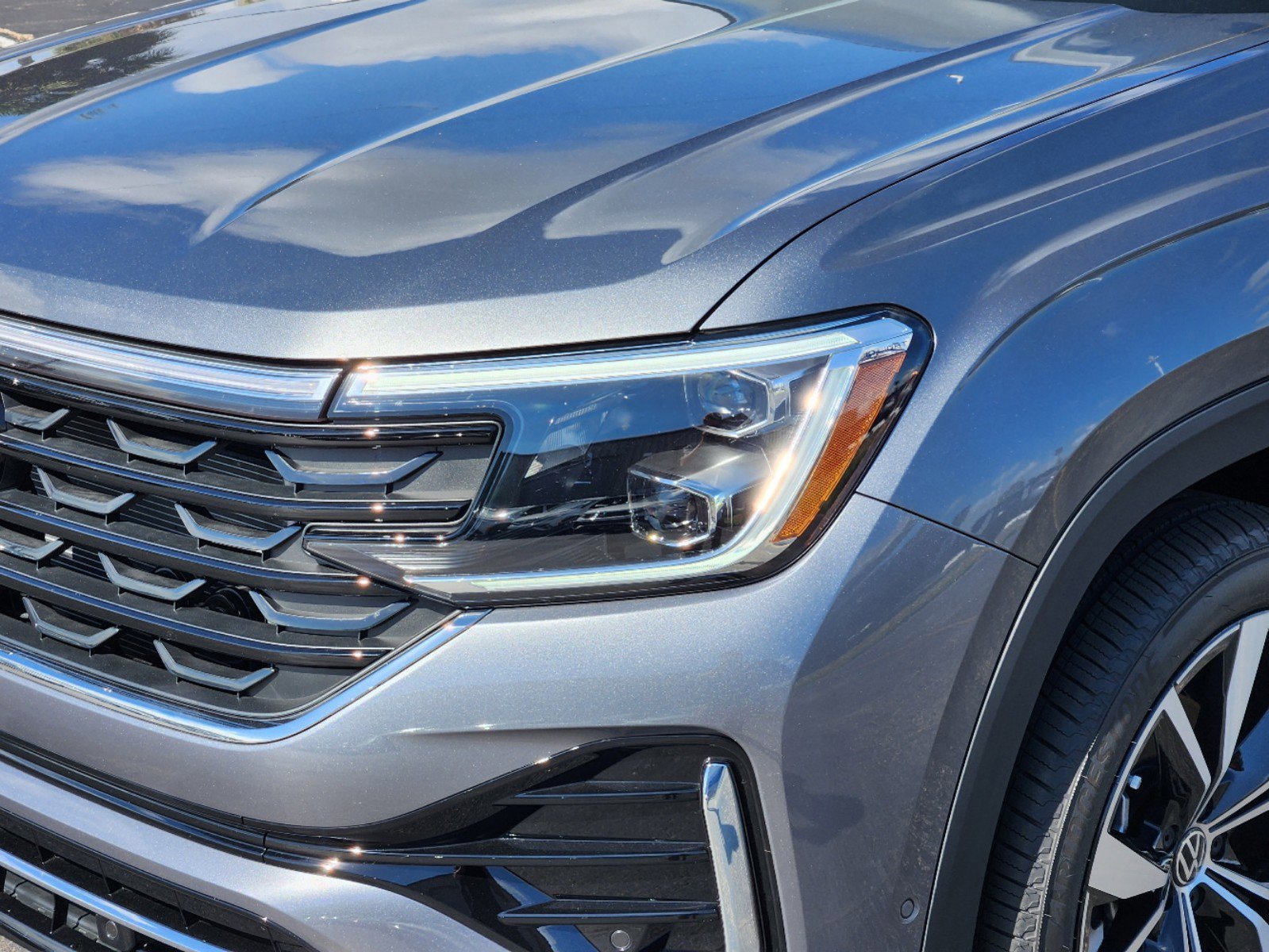 2025 Volkswagen Atlas SEL Premium R-Line photo 7