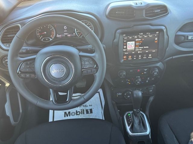 2021 Jeep Renegade Latitude photo 15