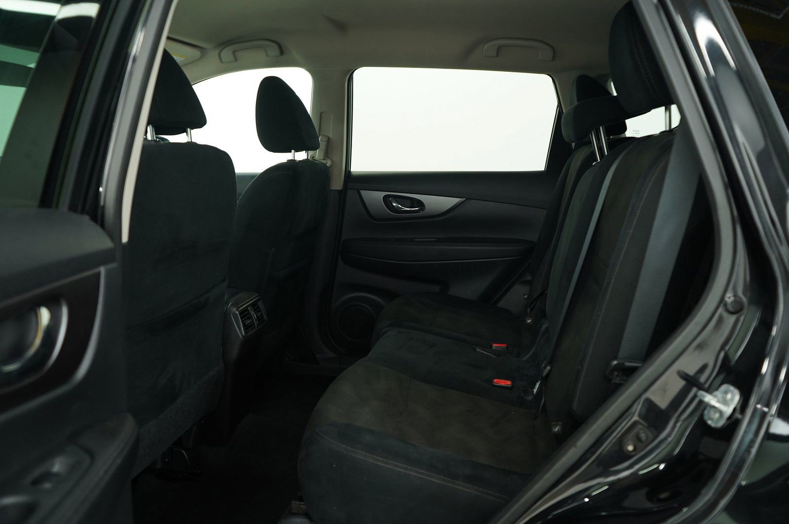 2016 Nissan Rogue SV photo 15