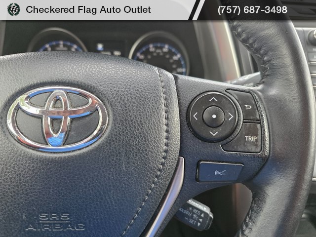 2017 Toyota RAV4 XLE photo 14