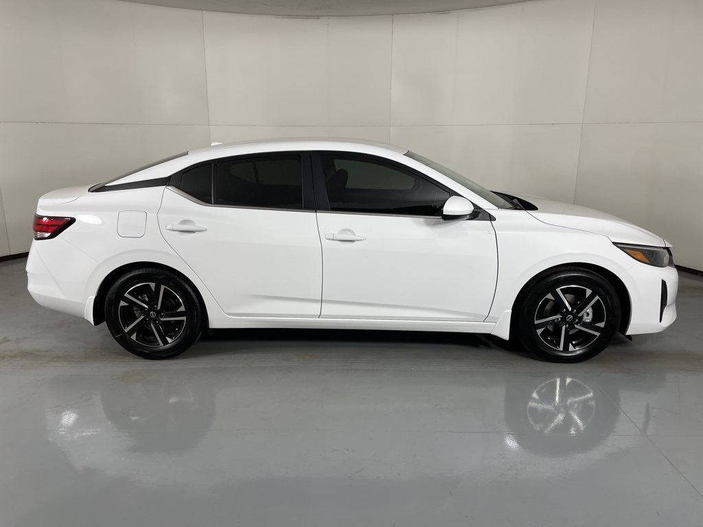 2025 Nissan Sentra SV photo 9