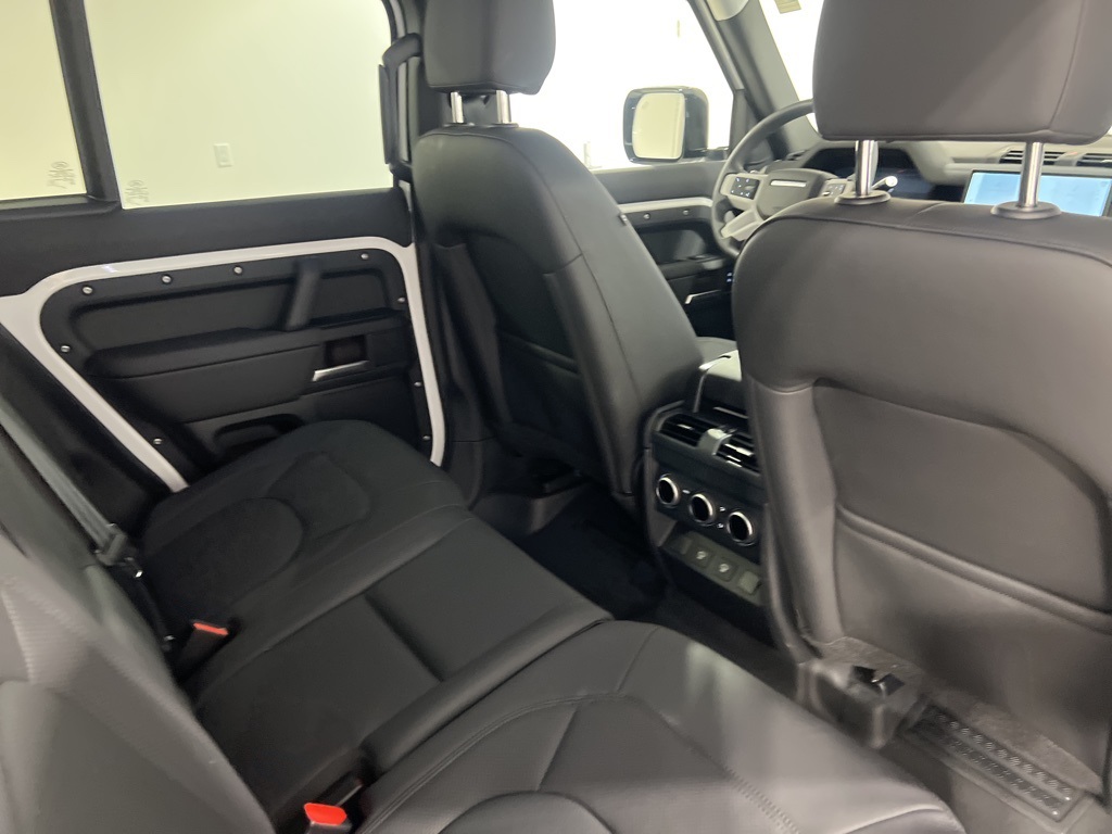 2025 Land Rover Defender 130 S photo 25