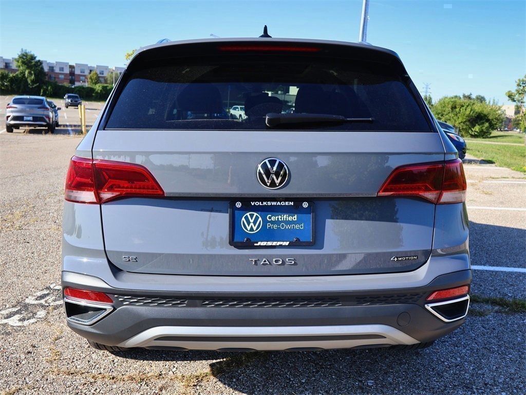 2024 Volkswagen Taos SE photo 3