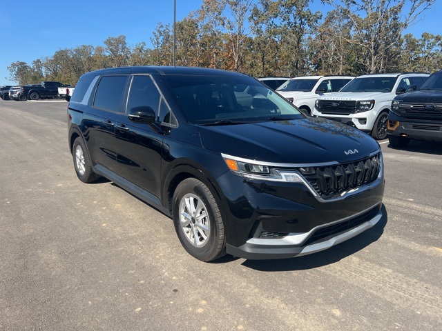 2023 Kia Carnival LX photo 3