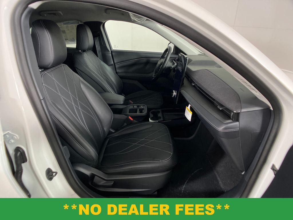 2025 Ford Mustang Mach-E Select photo 4