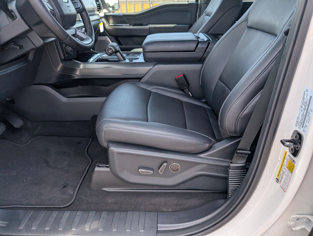 2025 Ford F-150 Lariat photo 7