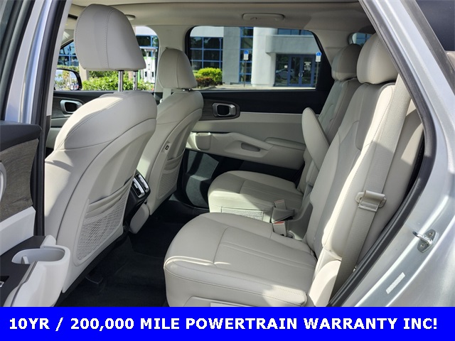 2022 Kia Sorento EX photo 3