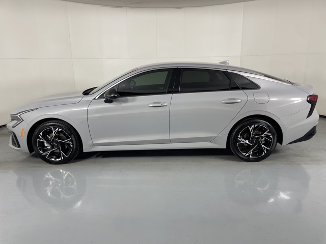 2026 Kia K5 GT-Line photo 5