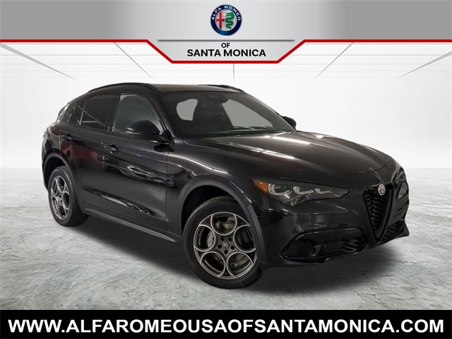2025 Alfa Romeo Stelvio Base's photo