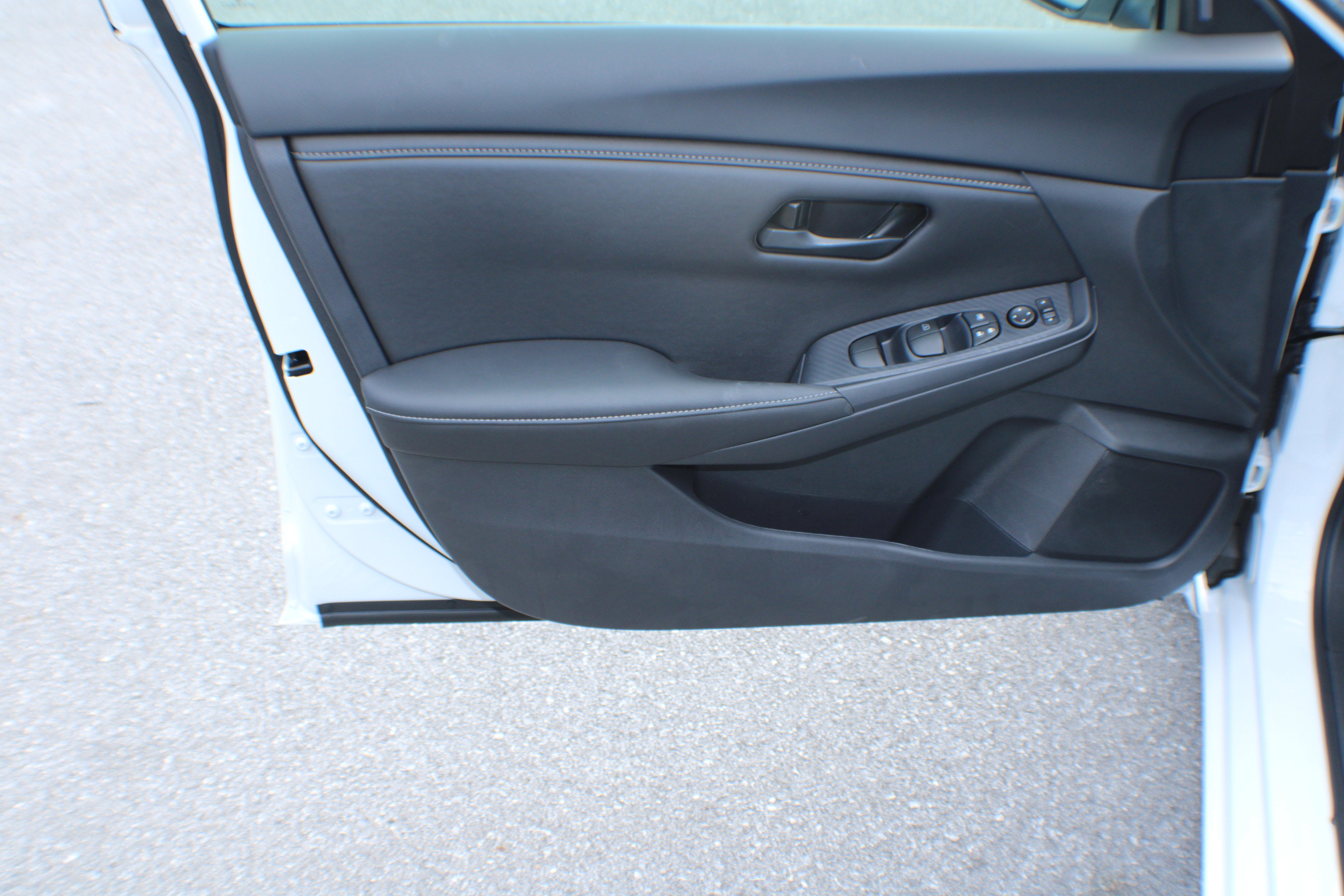 2025 Nissan Sentra S photo 2