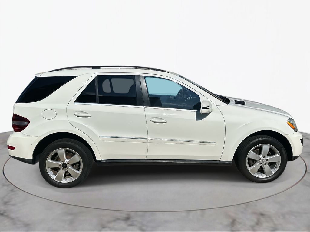 2011 Mercedes Benz ML 350 4MATIC photo 4