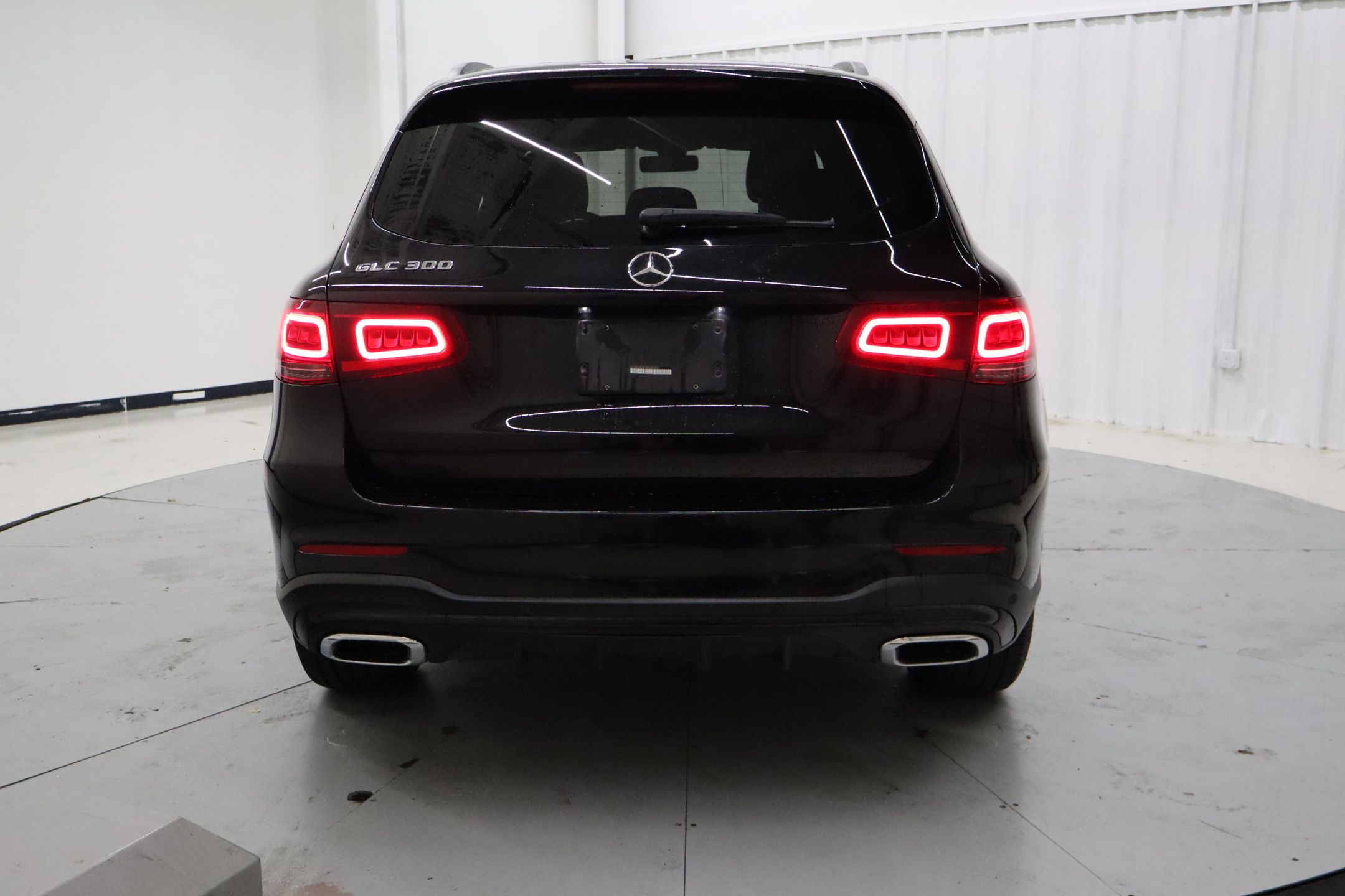 2021 Mercedes Benz GLC 300 photo 3