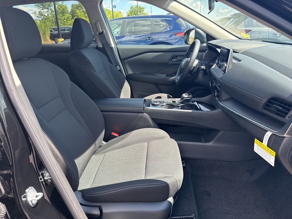 2026 Nissan Rogue S photo 15