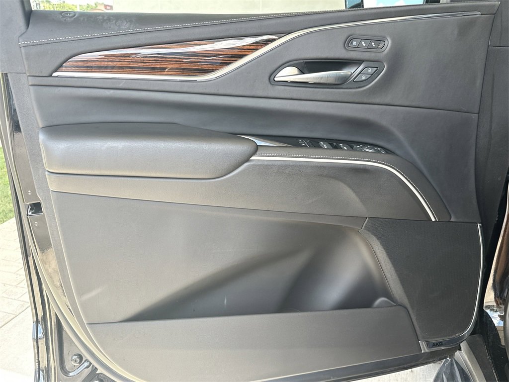 2023 Cadillac Escalade ESV Premium Luxury photo 5