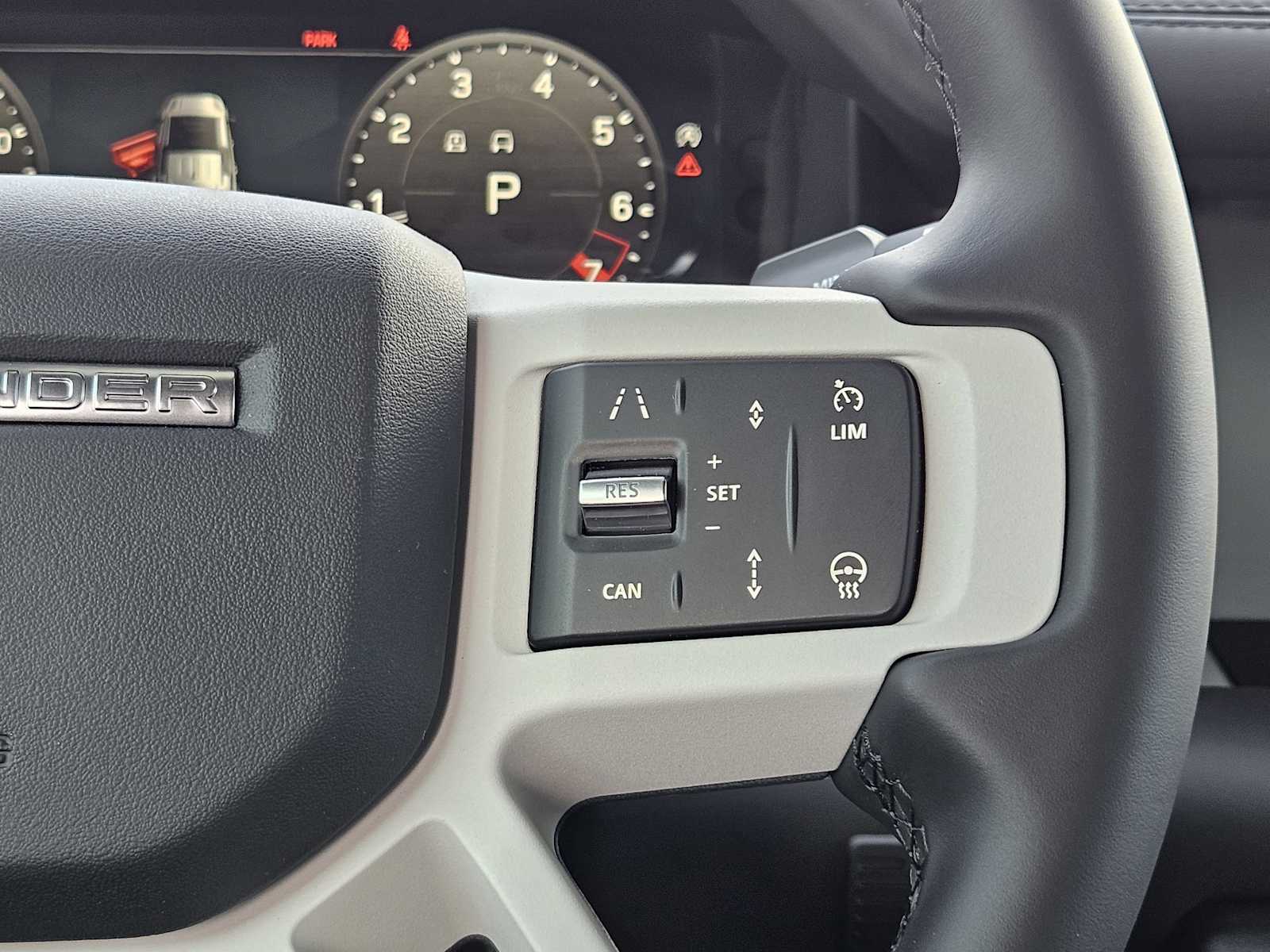 2025 Land Rover Defender 110 X-Dynamic SE photo 27
