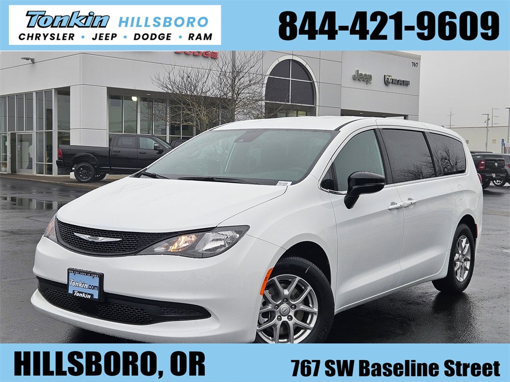 2026 Chrysler Voyager LX's photo