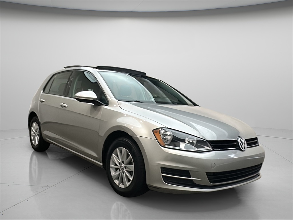 2016 Volkswagen Golf TSI S's photo