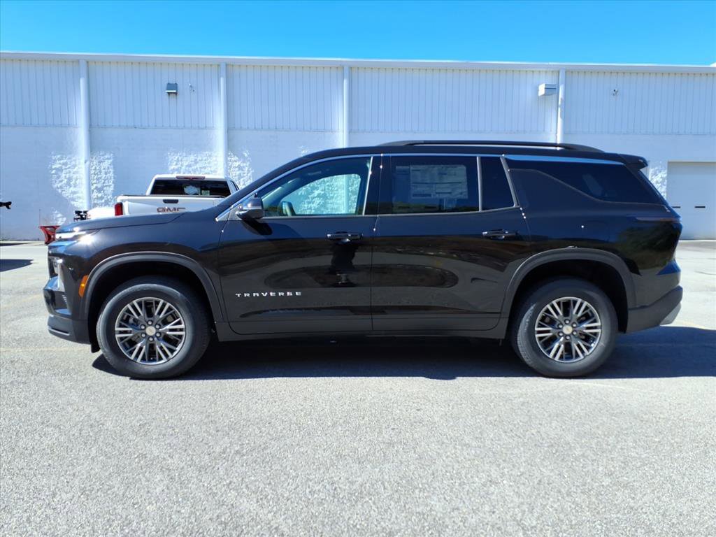 2026 Chevrolet Traverse photo 2