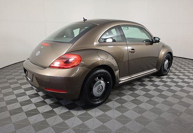 2012 Volkswagen Beetle 2.5L photo 4