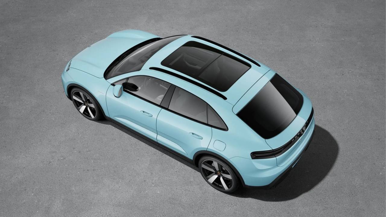 2026 Porsche Macan 4 Electric photo 4