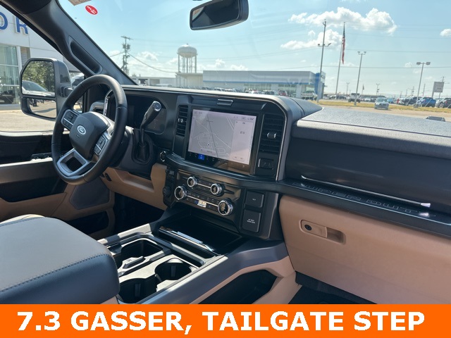 2026 Ford F-350 Lariat photo 2