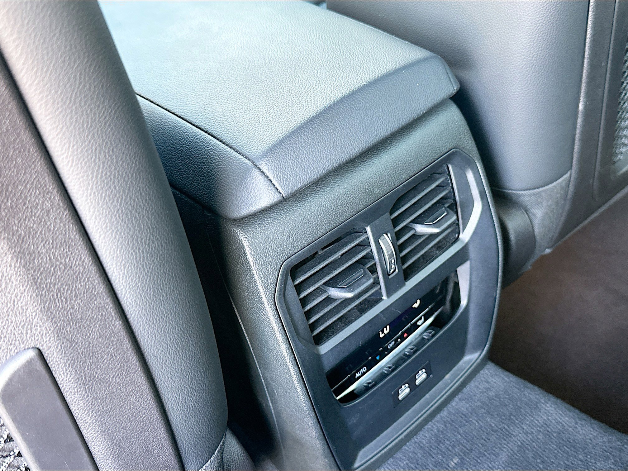 2023 Bmw 330i photo 24