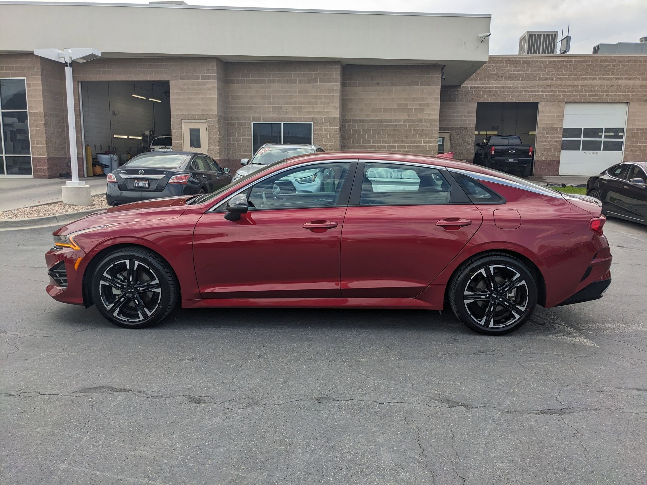2023 Kia K5 GT-Line photo 2
