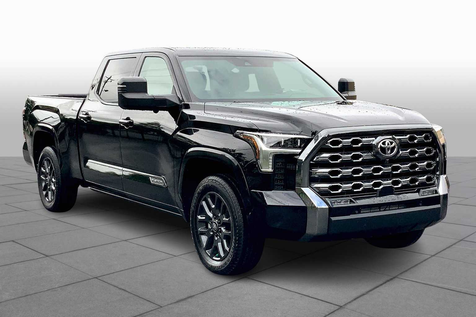 2025 Toyota Tundra Platinum CrewMax photo 3