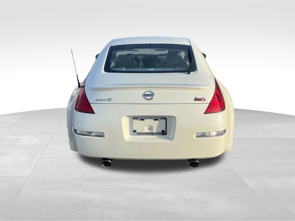 2004 Nissan 350Z Touring photo 4