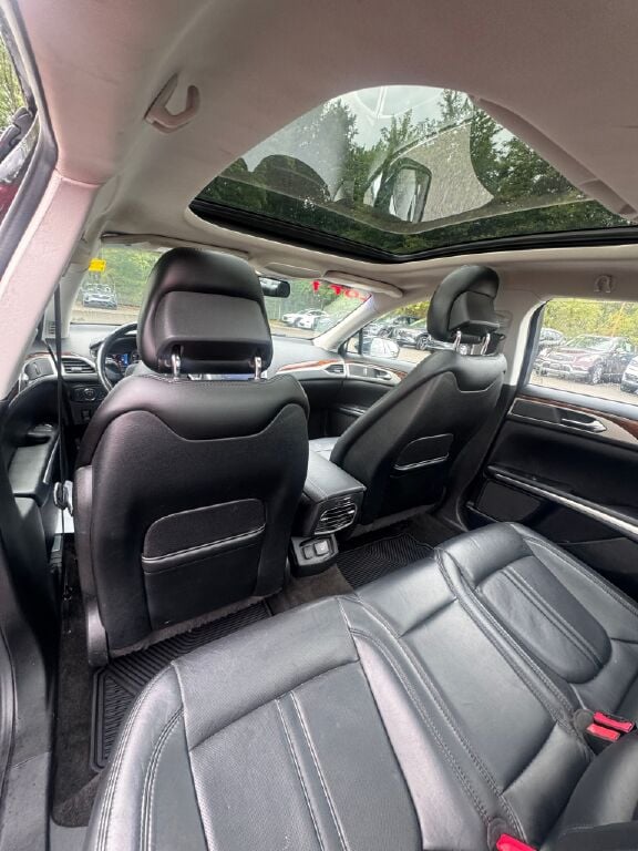 2015 Lincoln MKZ Hybrid photo 17