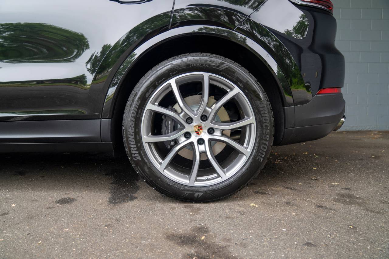 2025 Porsche Cayenne Coupe photo 11